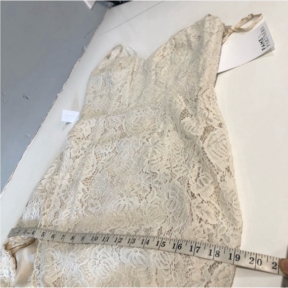 Fame and Partners Romantic rosettes long lace dress - Picture 14 of 16